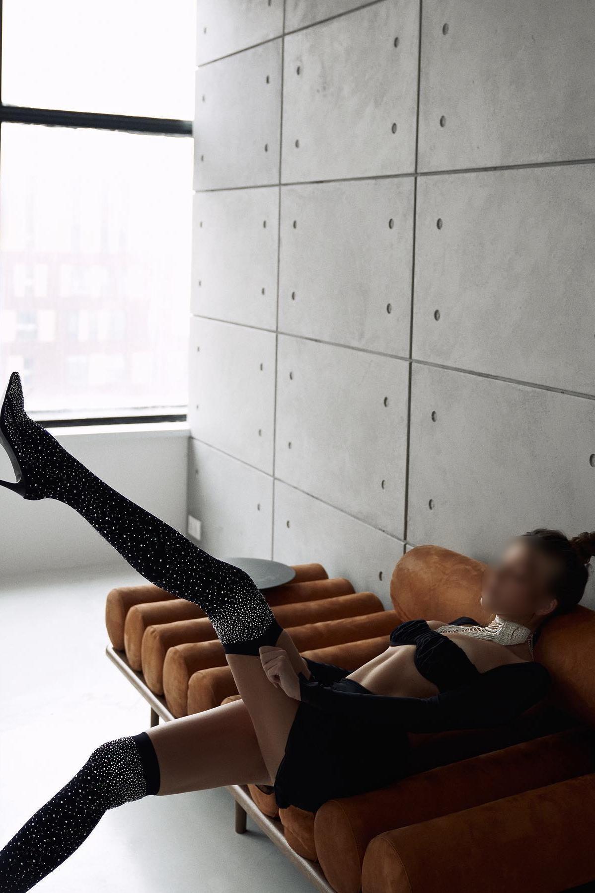 Индивидуалка Питера Ангелина с 3 размером груди предлагает интим услуги у метро Парк Победы  +7(911)830-07-53 - фото 2