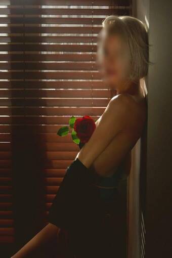 Индивидуалка Валя +7(981)155-42-85 СПБ