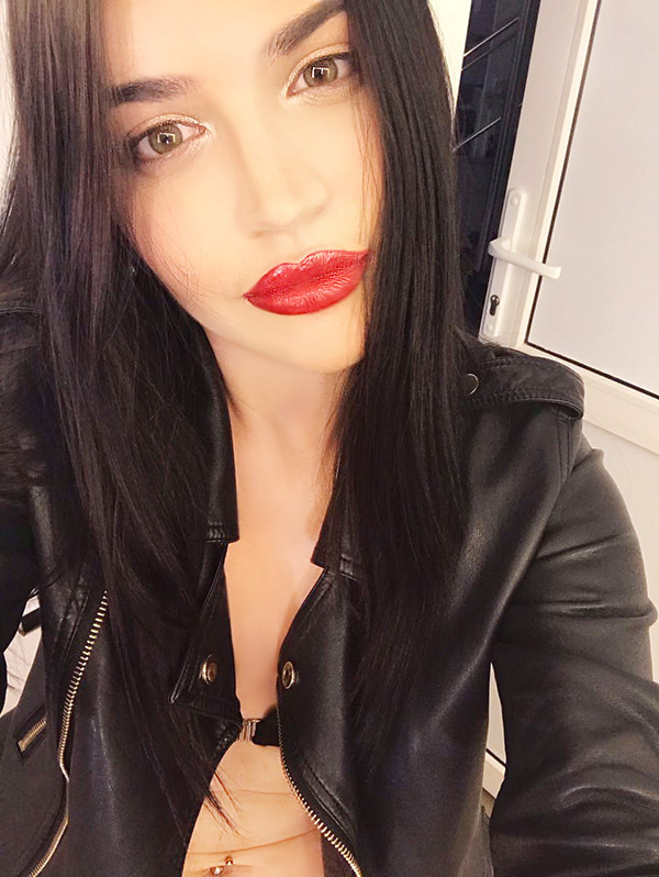 Проститутка Питера Лена с 2 размером груди предлагает интим услуги у метро Купчино  +7(981)136-33-84 - фото 2